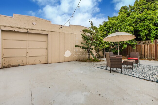 Building Photo - 2720 Bellaire Pl