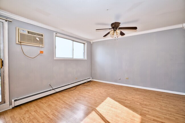 Building Photo - 9445 Kenton Ave