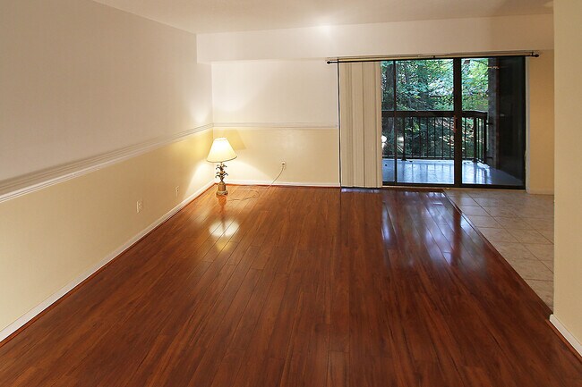 Building Photo - 2220 Castle Rock Sq