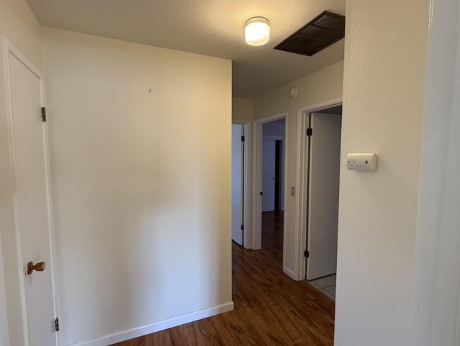 Building Photo - 583 Tahoe Terrace