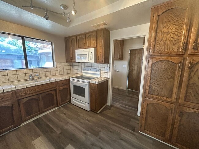 Building Photo - 1246 Paseo Redondo Dr