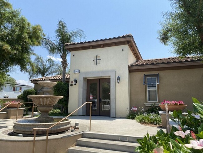 Building Photo - Beautiful large 3 bedroom home in Eastvale!