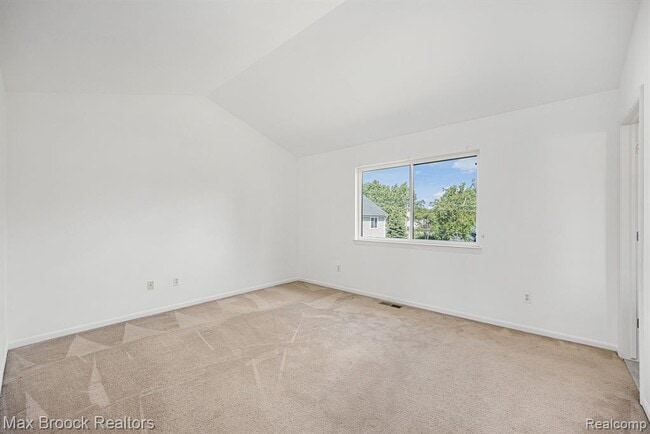 Building Photo - 4899 Green Ct