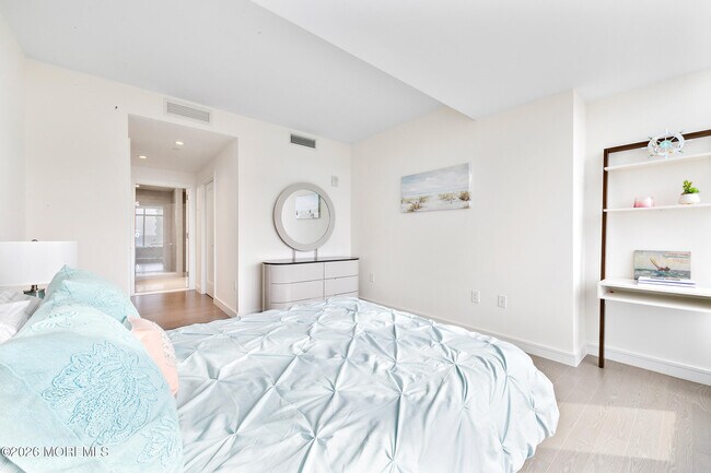 Building Photo - 15 Morris Ave