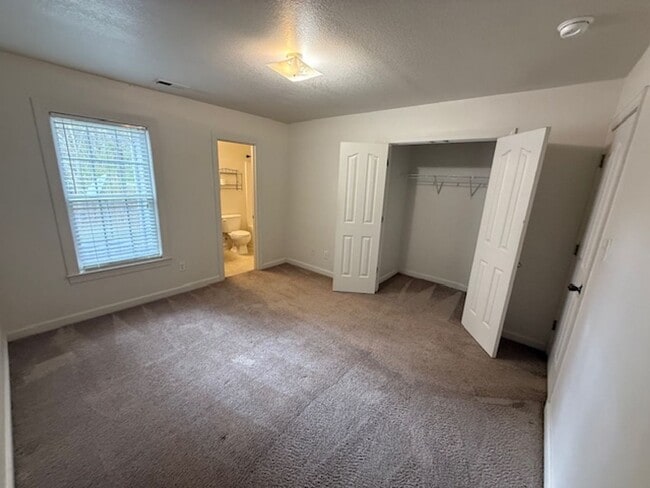 Building Photo - Carolina Forrest! 3 Bedroom / 3 Bath. Pet Friendly.