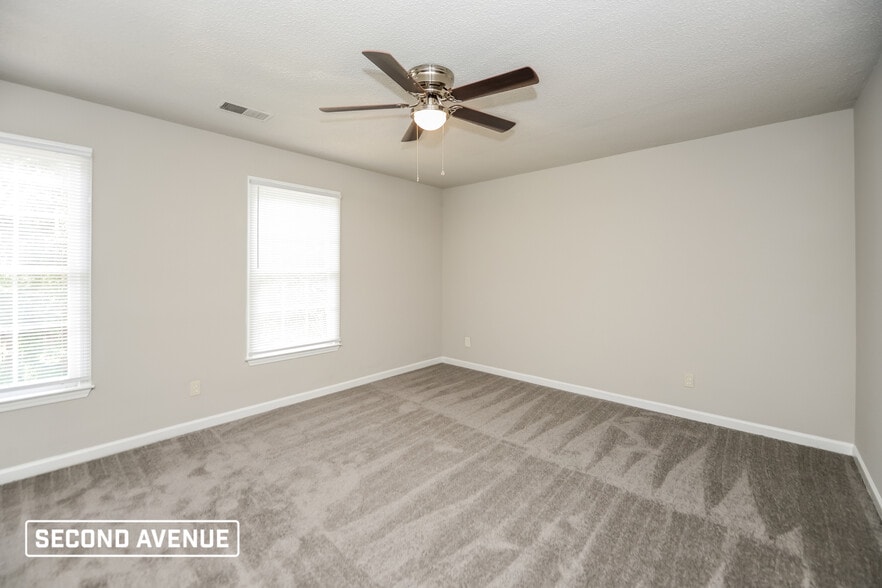 Building Photo - 2209 Summertown Dr