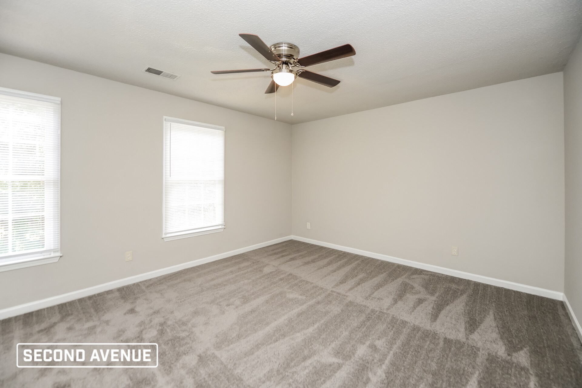 Building Photo - 2209 Summertown Dr