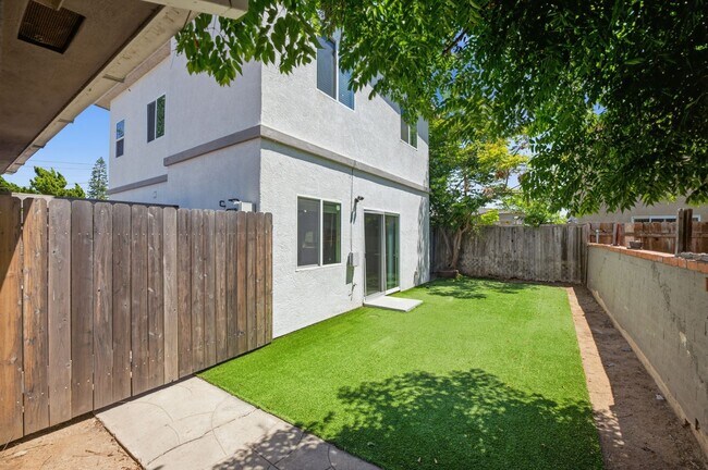 Building Photo - 6271 Mary Ln Dr