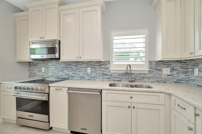 Building Photo - 3213 Marcellus Cir