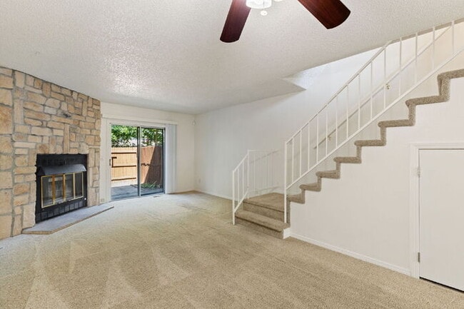 Building Photo - Immaculate 2-Story Townhome with Fireplace...