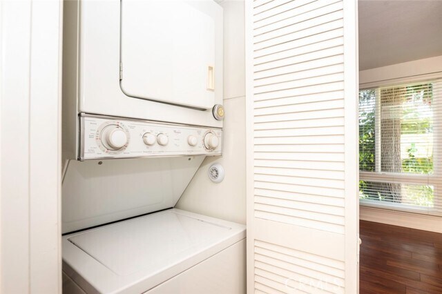 Building Photo - 703 Avenida Sevilla