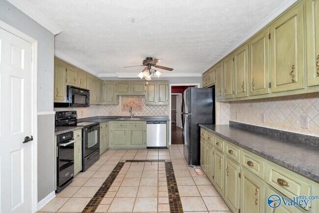 Building Photo - 1307 Lindsay Ln S