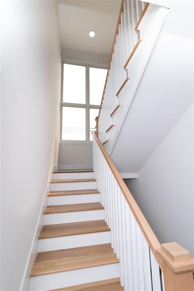 Building Photo - 396 Summit Ave