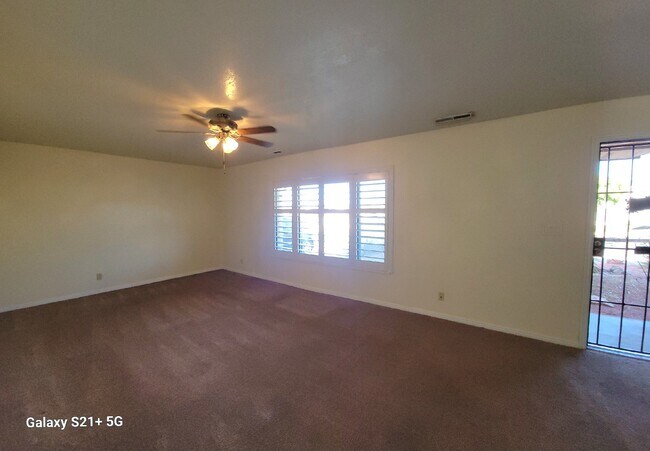 Building Photo - "Charming 3-Bed, 2-Bath Gem in St. George - Bloominton Hills  - Available March 2026