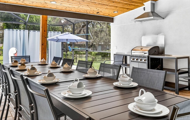 Building Photo - 319 Brentwood Dr