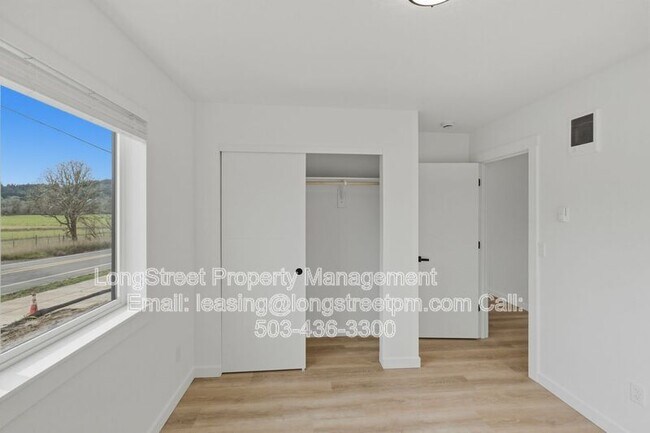 Building Photo - 828 S 19th St