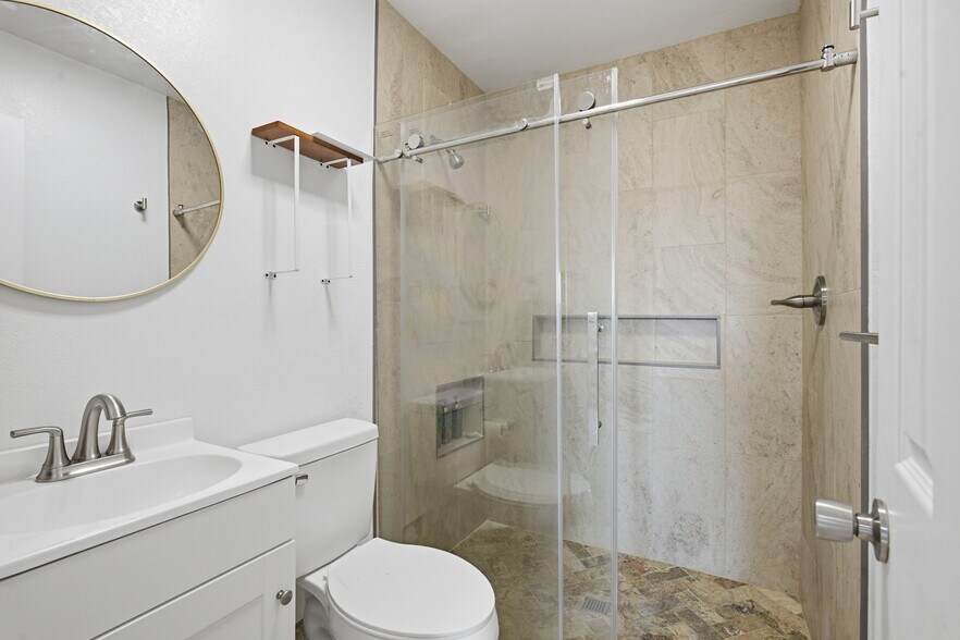 Building Photo - 4705 Shadylane Dr