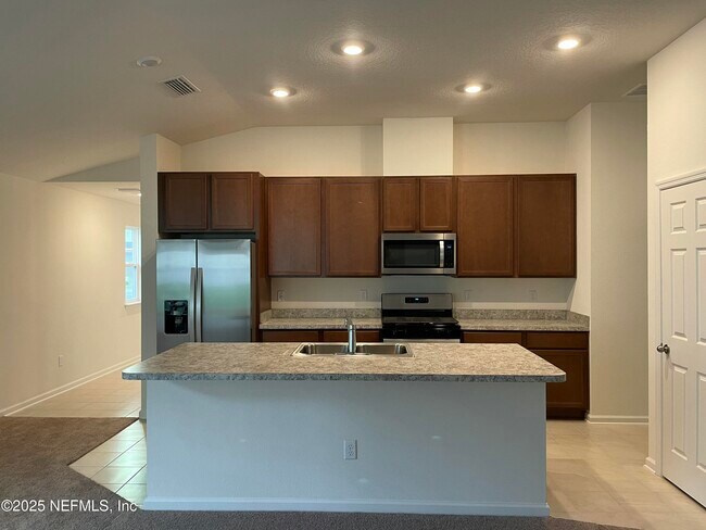 Building Photo - 75 Stonecrest Dr
