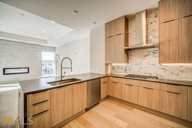 Primary Photo - 40 12th St NE