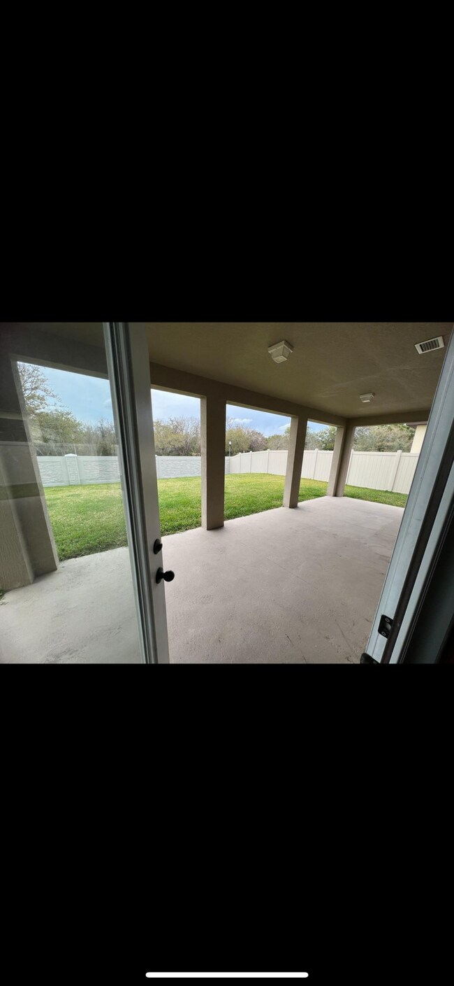 Building Photo - 1638 Highbanks Cir