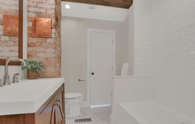 Building Photo - Beautiful 3 Bed, 1.5 Bath Home in Hanover, Pa!