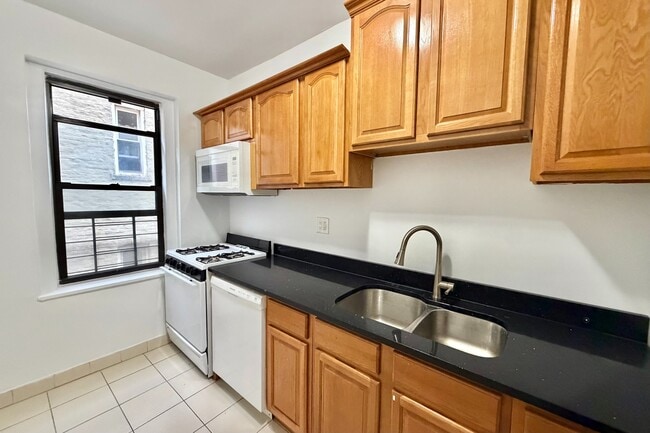 Floorplan - 165 Pinehurst Avenue