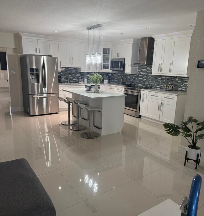 Building Photo - 3139 Egremont Dr