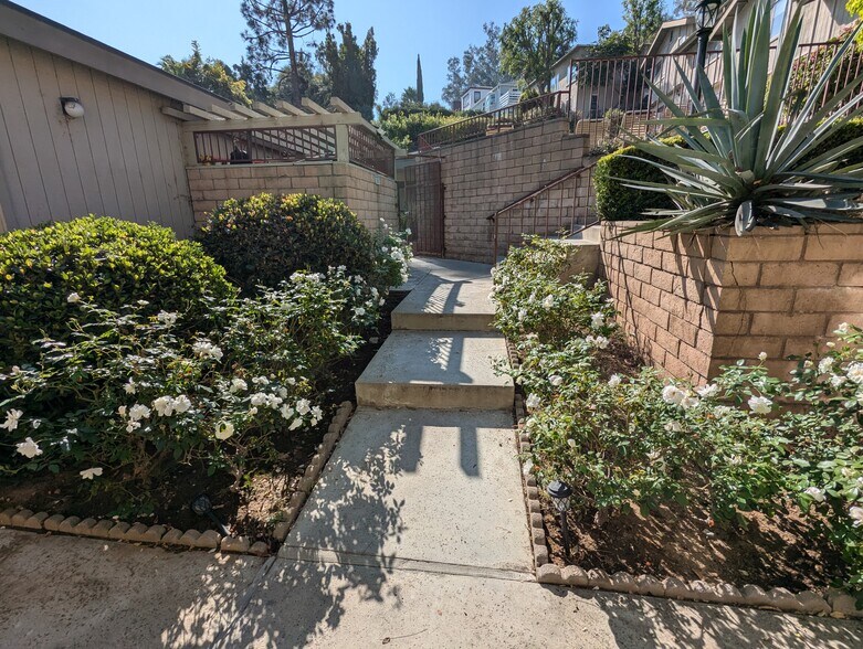 Building Photo - 5081 College View Ave