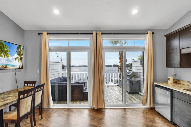 Building Photo - 7280 Jacobs Trail