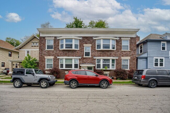 Building Photo - 3233 Charlotte St