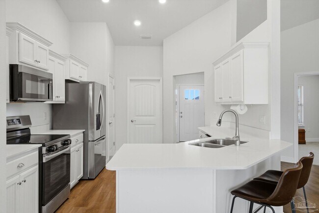 Building Photo - 6499 Benelli Dr