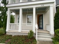 Building Photo - 3 Bedroom 2.5 bath Townhome with Luxury Finishes in Franklin