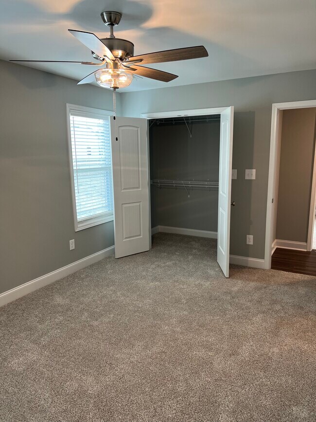 Building Photo - 136 Red Tail Cir