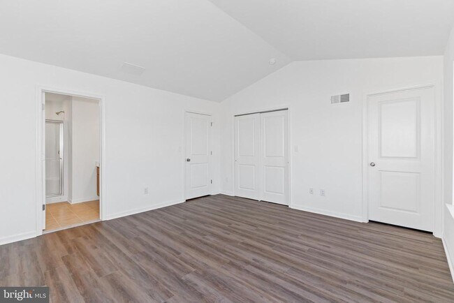 Building Photo - 971 Lorewood Grove Rd
