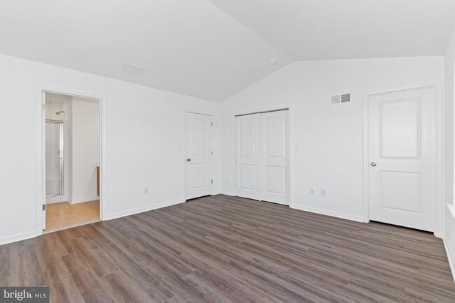 Building Photo - 985 Lorewood Grove Rd