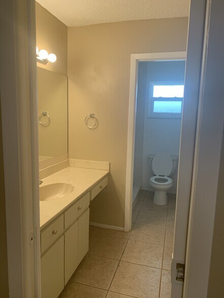 master bath - 1916 Marcia St