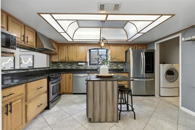 Building Photo - 563 Belltower Ave