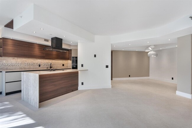 Building Photo - 3610 Yacht Club Dr