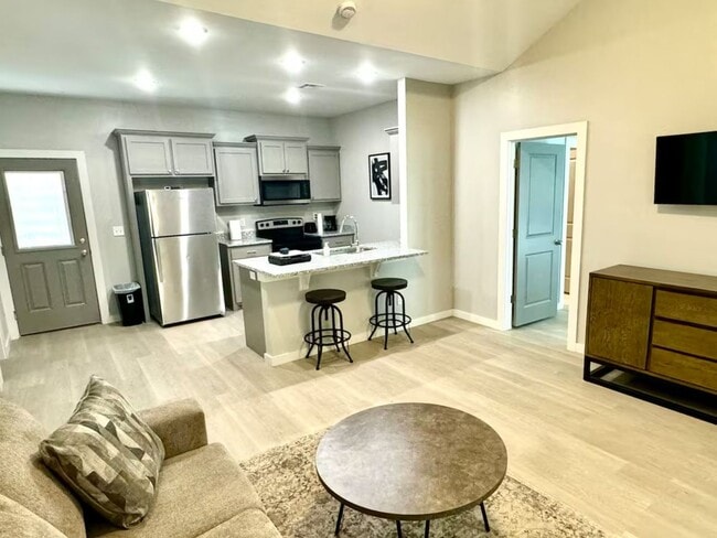 Building Photo - Fully Furnished 2BR/2BA | Brand-new w/ All Utilities Included