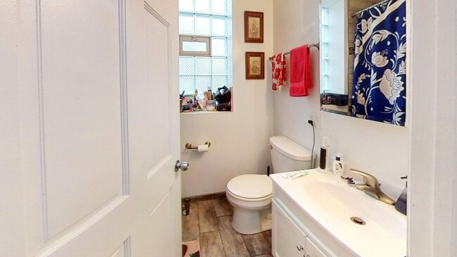 Building Photo - Rehabbed Portage Park One Bedroom