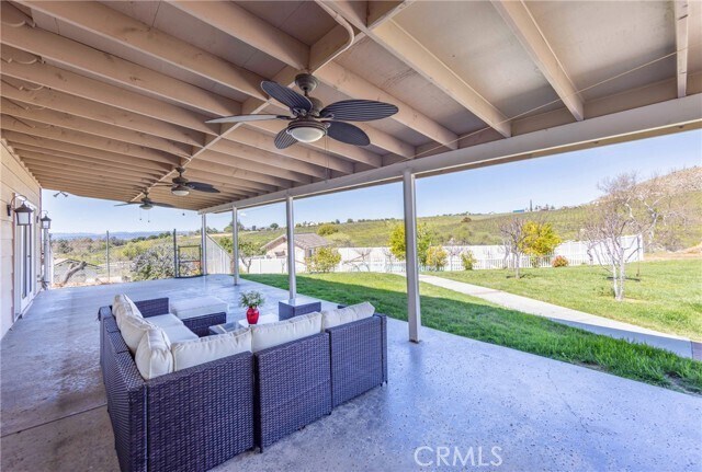 Building Photo - 38900 Ave Arriba