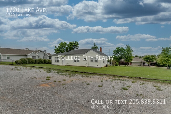 Building Photo - 1720 Lake Ave