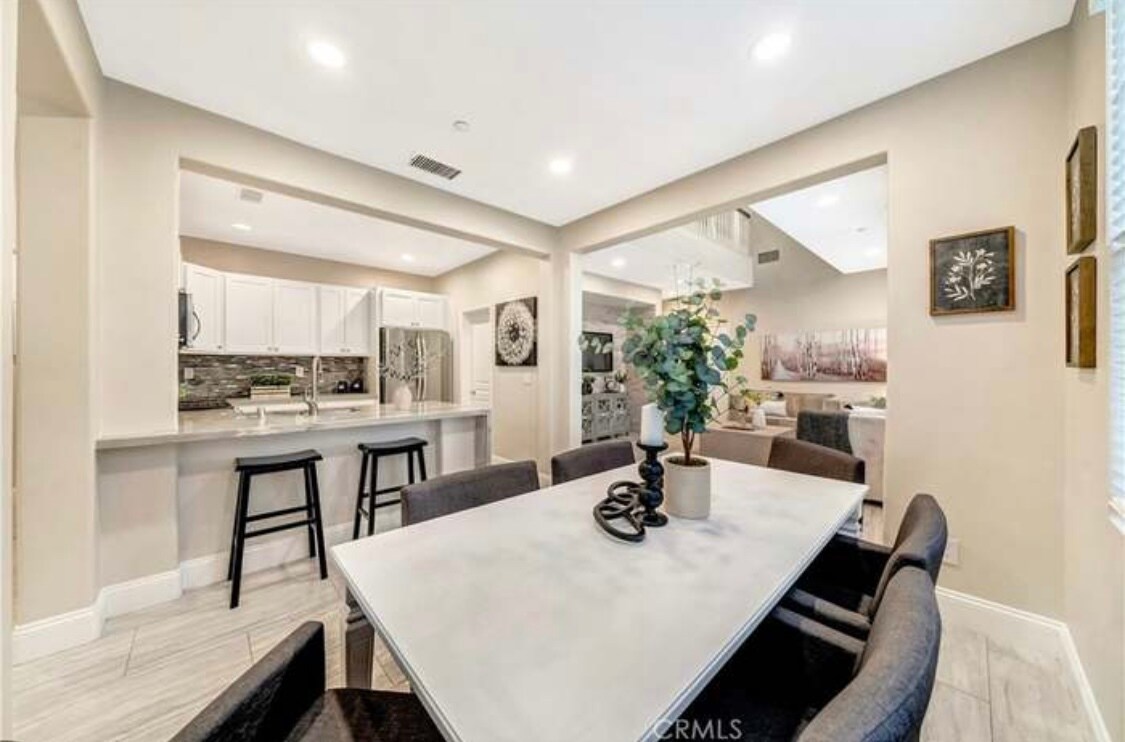 Building Photo - 16 Shelburne St