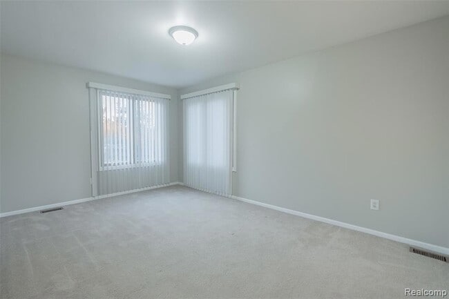 Building Photo - 44613 New Hampshire Dr