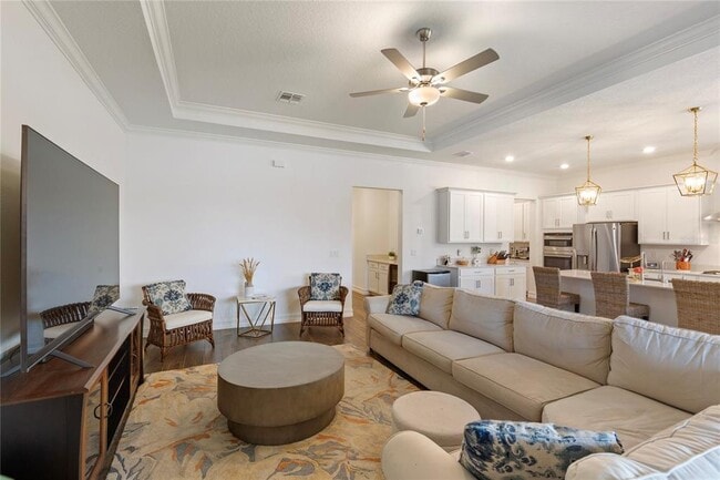 Building Photo - 8692 Little Bluestem Dr