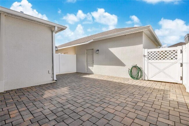 Building Photo - 11144 Suspense Dr