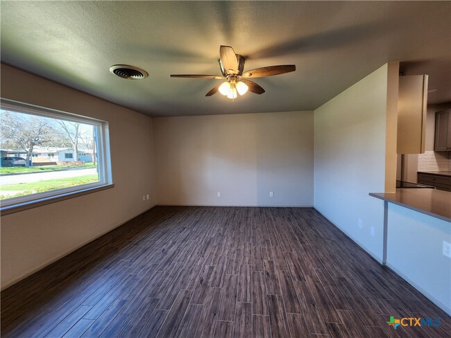 Building Photo - 362 Lockener Ave