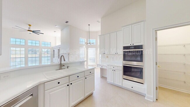 Building Photo - 10061 Vineyard Lake Rd E