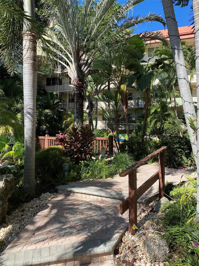 Building Photo - 5300 NE 24th Terrace