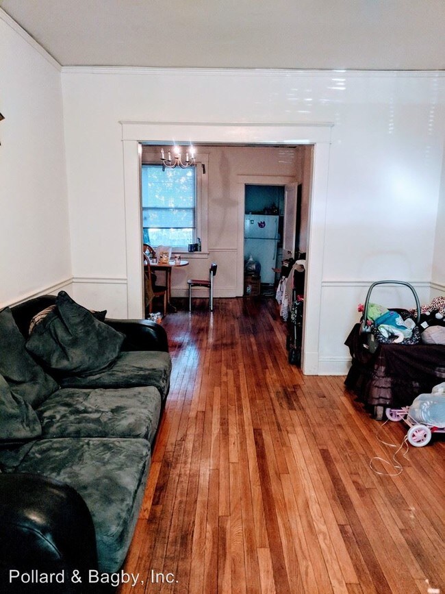 Building Photo - 106 N Dooley Ave